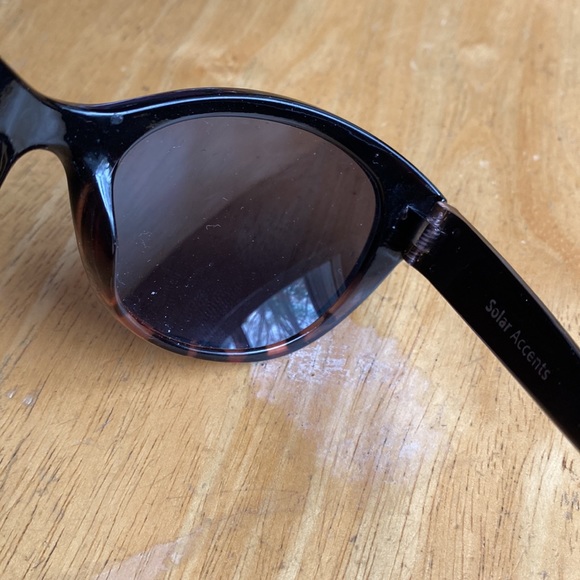 Solar Accents Sunglasses in good condition, without scratches - Picture 7 of 7